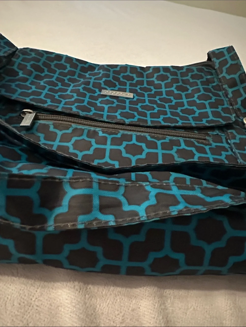 Baggallini Teal and Black Geometric Crossbody Bag Like NeW - Picture 8 of 9